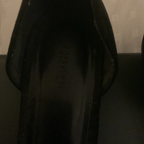 Forever 21 pointed black flats 6.5 - Picture 2 of 3